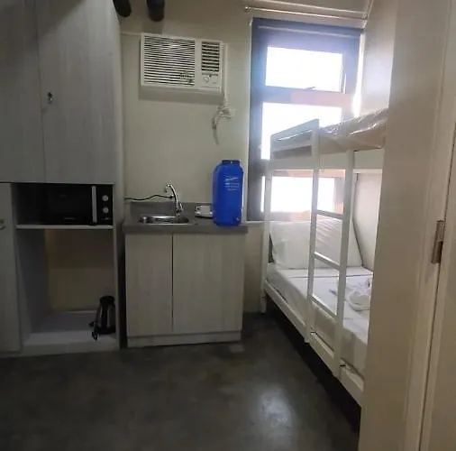 Filmore Suites *